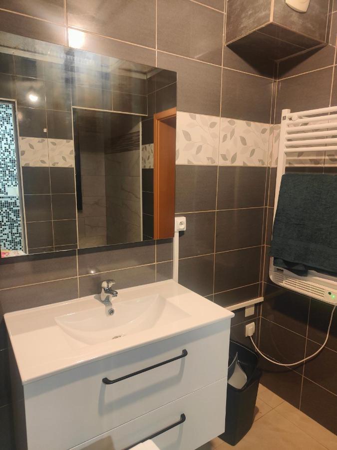 Chambre Climatisee Et Cosy Auberge Du Manala Hotel 24 24 圣路易 外观 照片